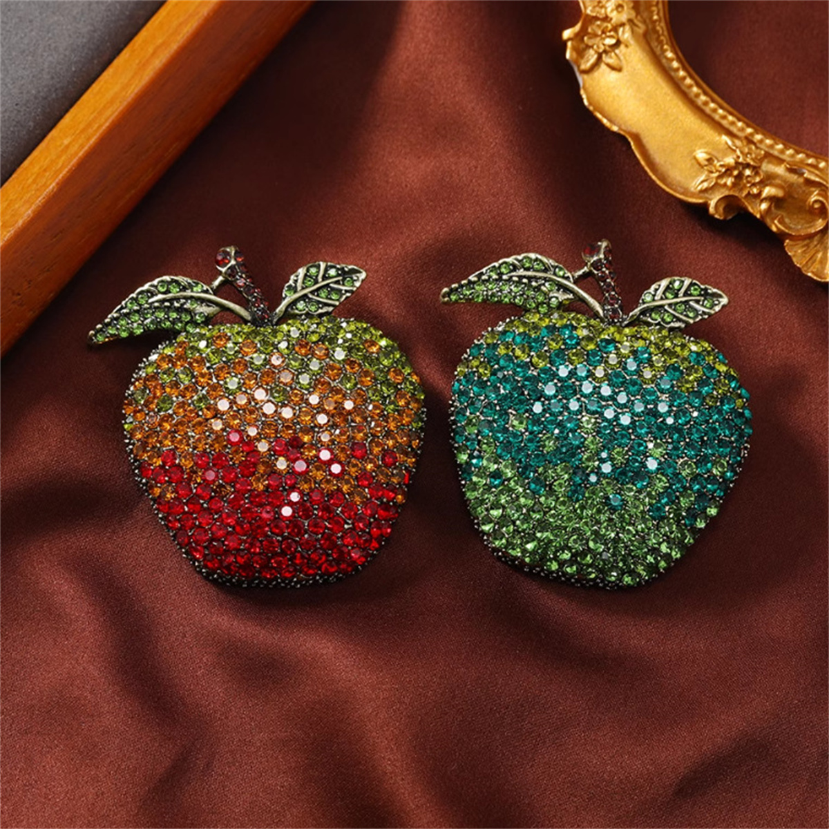 Literary Retro Apple Brooch Ha - Eve Jewelry & Watches Distribuidor Oficial Rolex Buenos Aires 리뷰 및 가격
